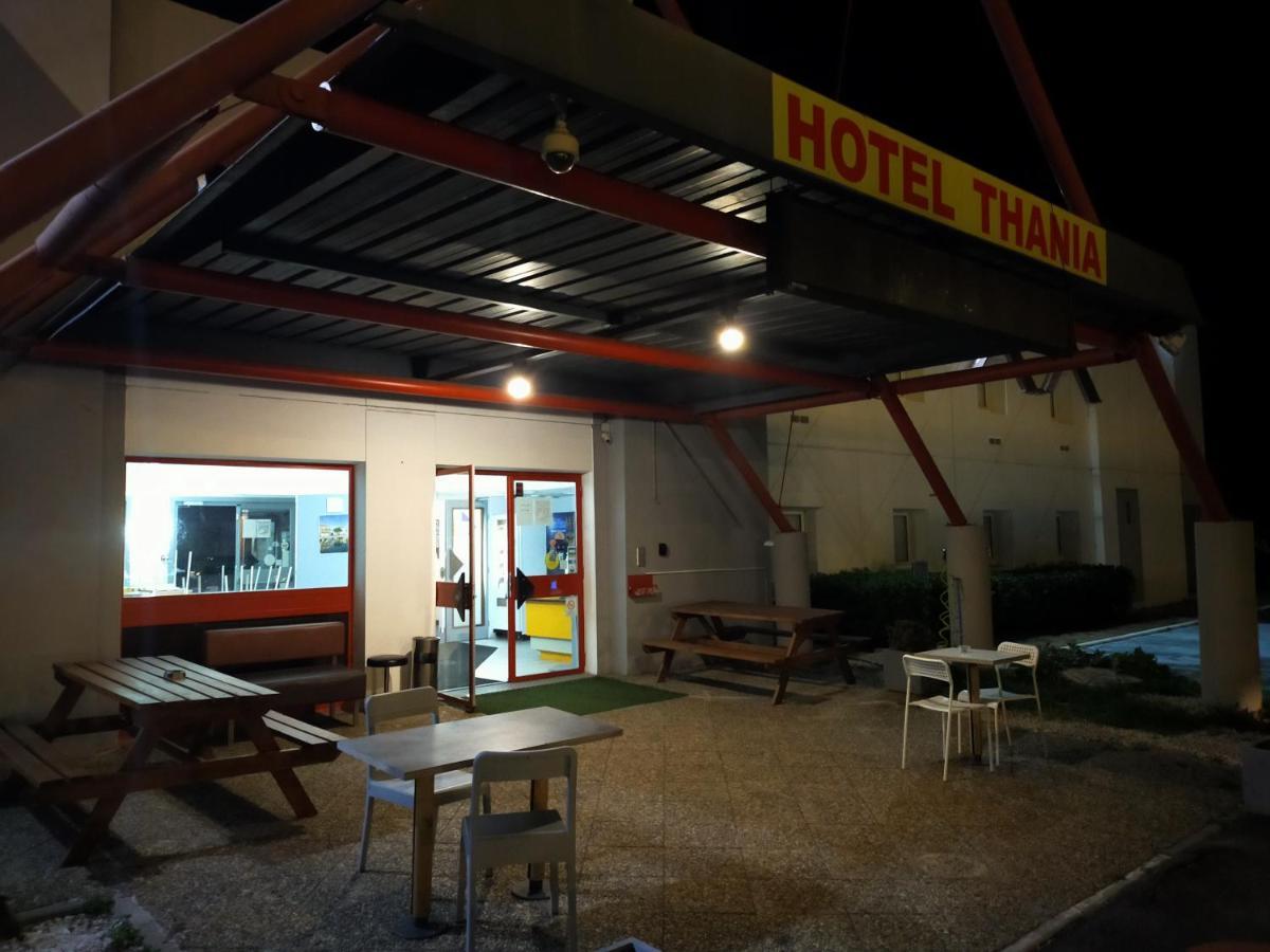Hotel Thania Фронтіньян Екстер'єр фото