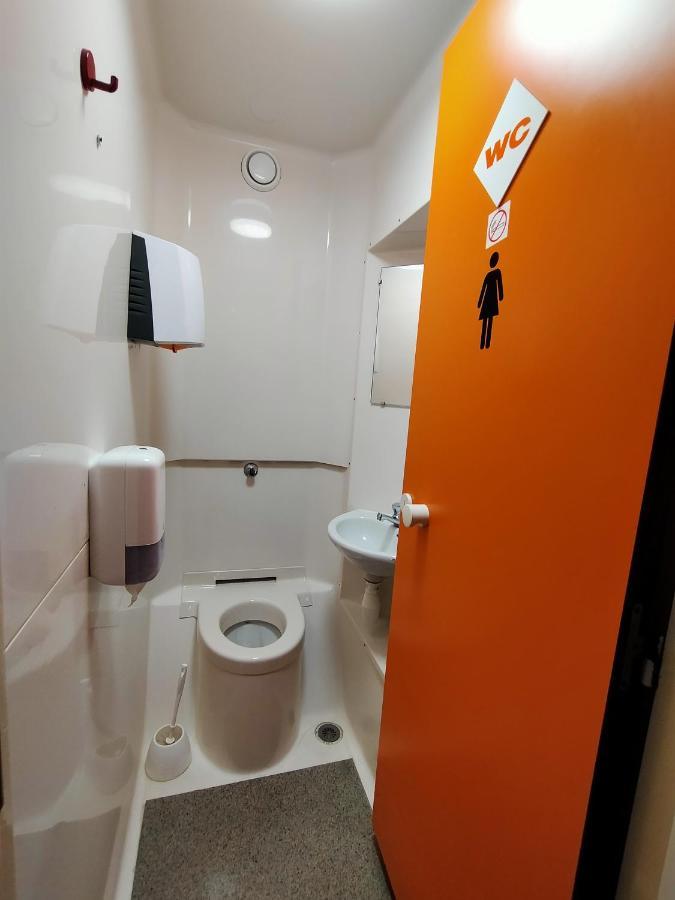Hotel Thania Фронтіньян Екстер'єр фото