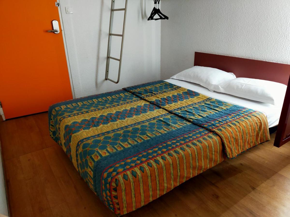 Hotel Thania Фронтіньян Екстер'єр фото