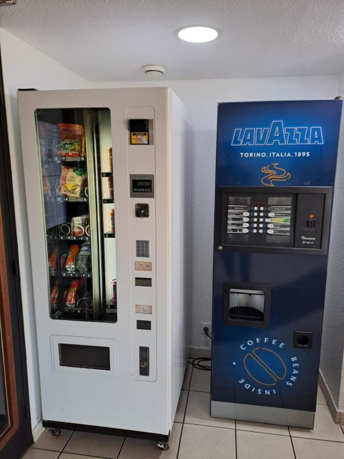 Hotel Thania Фронтіньян Екстер'єр фото